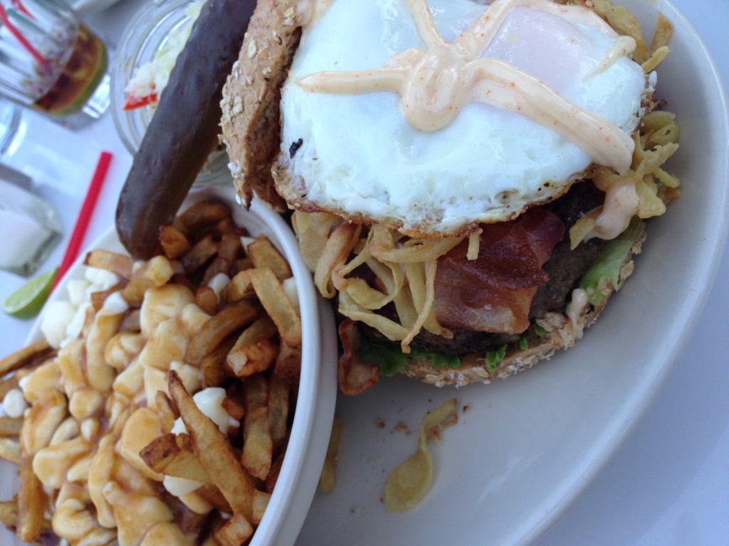 Calimero burger with fried egg on top