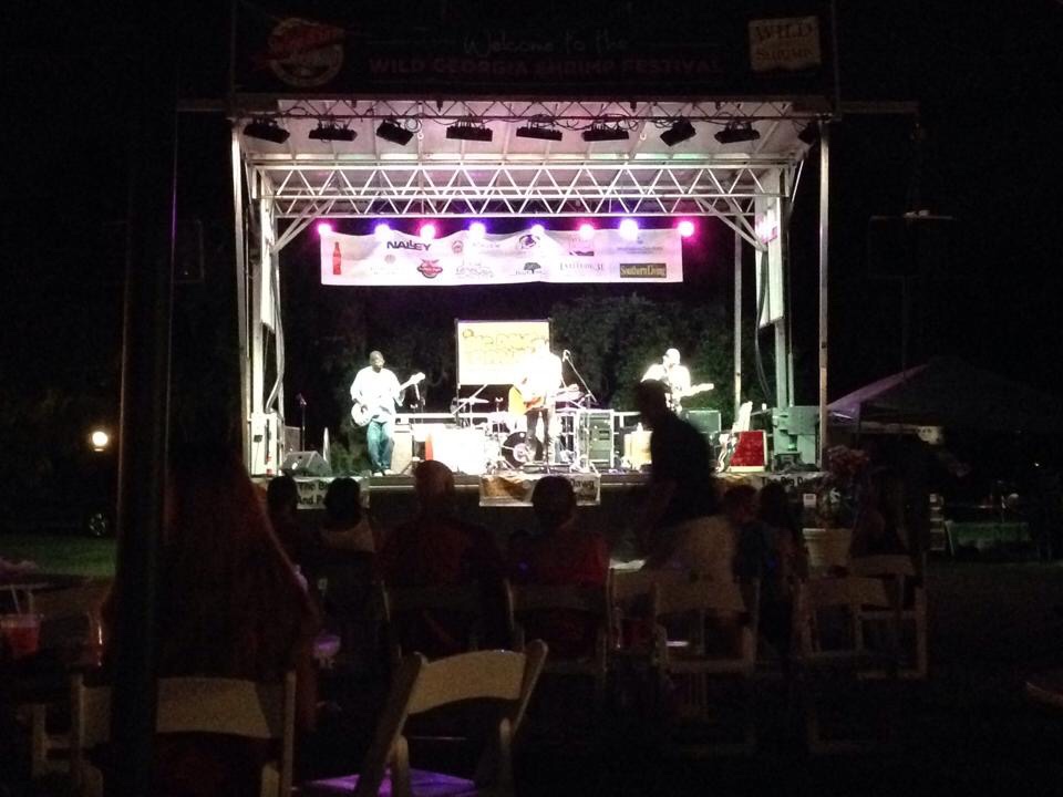 Jekyll Island live music stage with audience