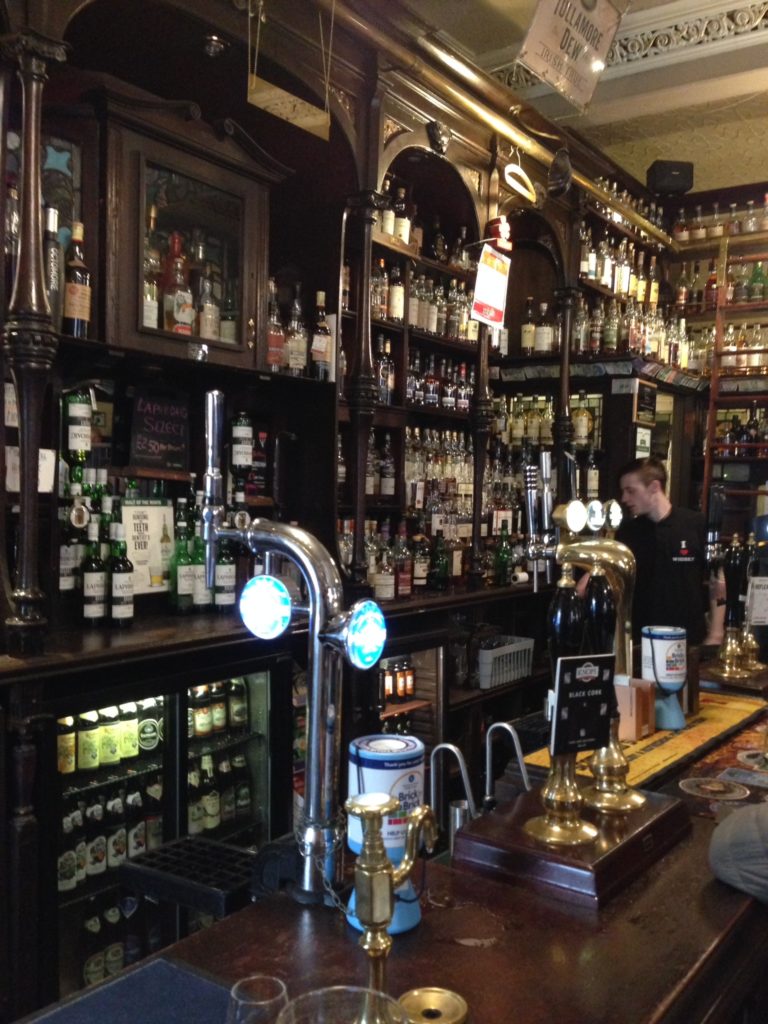 Have a Dram of Whisky in Glasgow at The Pot Still | Tour and Table