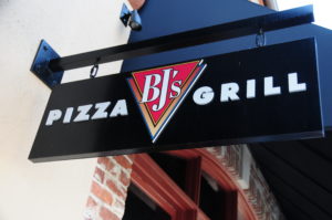 Read more about the article BJ’s Pizza on Balboa in Newport Beach, CA
