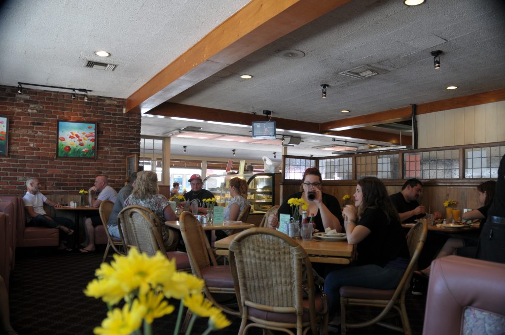 comfortable booths and tables inside Park Pantry in Long Beach